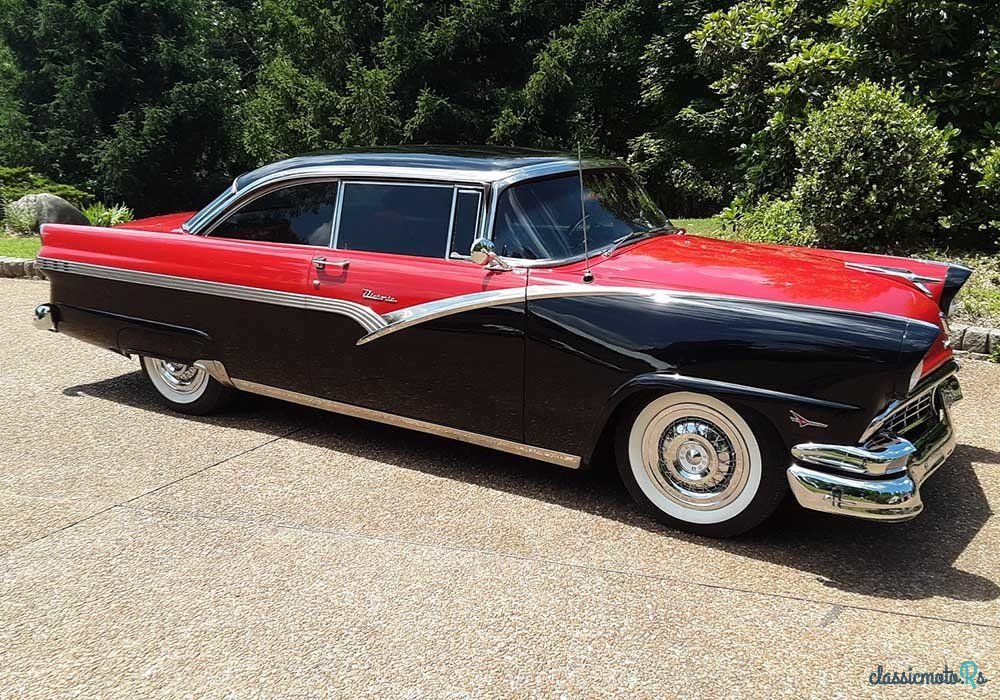 1956' Ford Fairlane photo #2