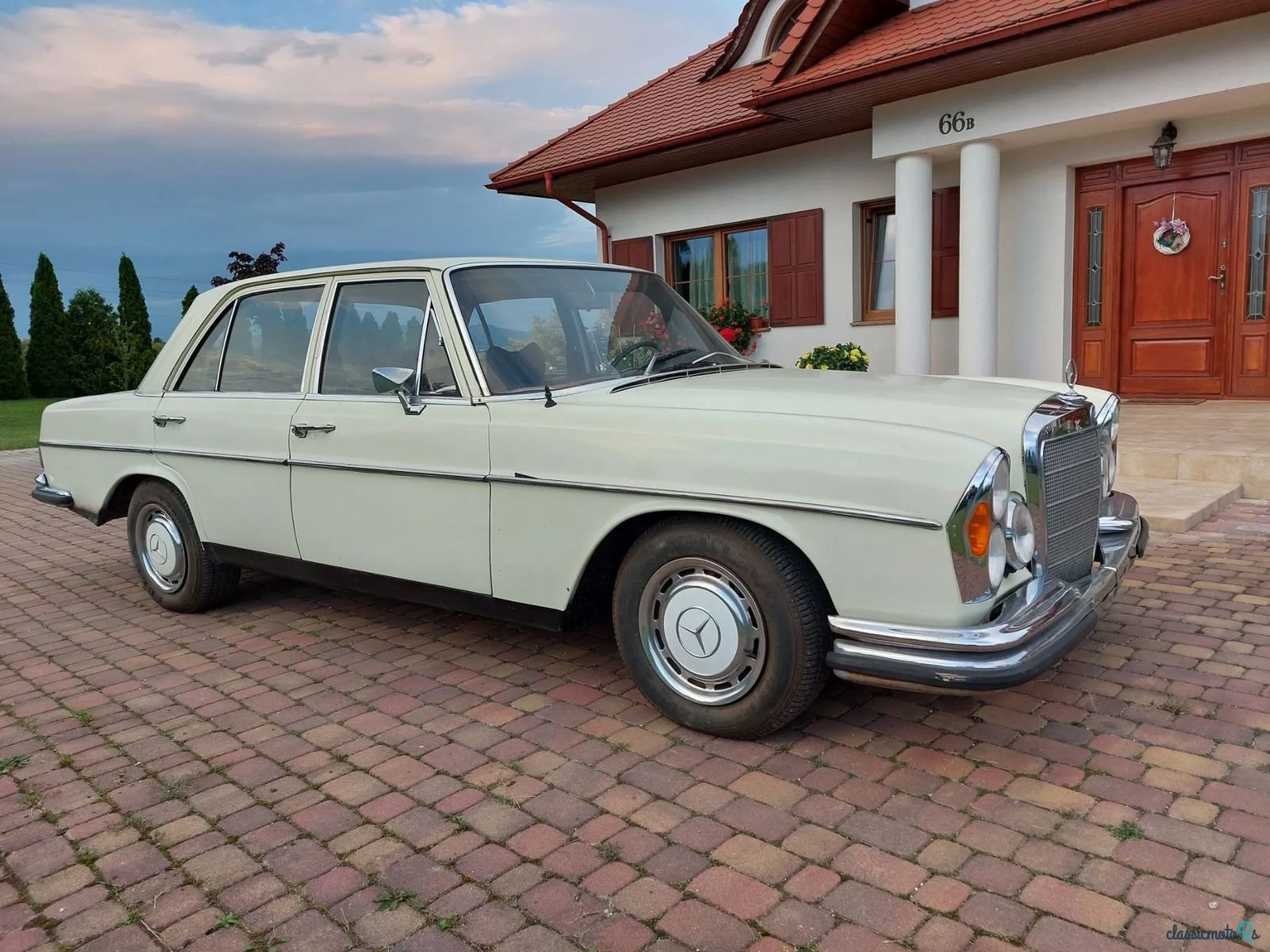 1970' Mercedes-Benz 280 photo #3