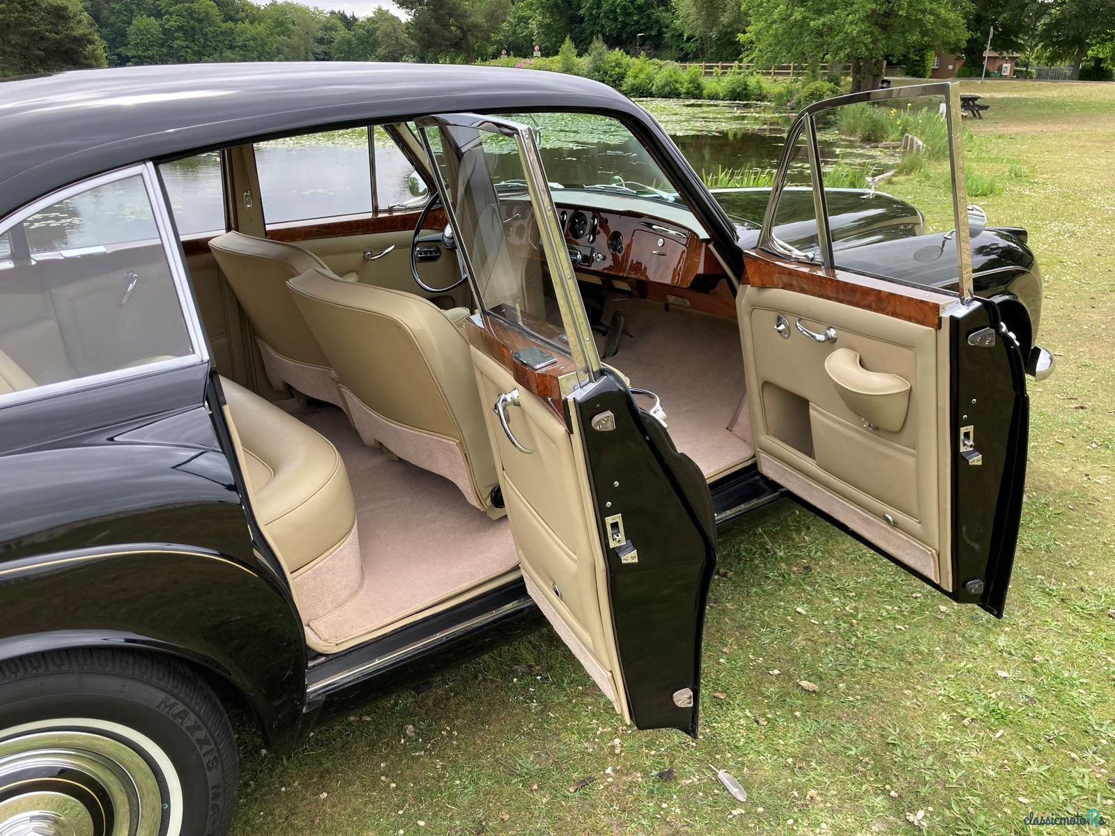 1960' Bentley S2 Continental photo #3