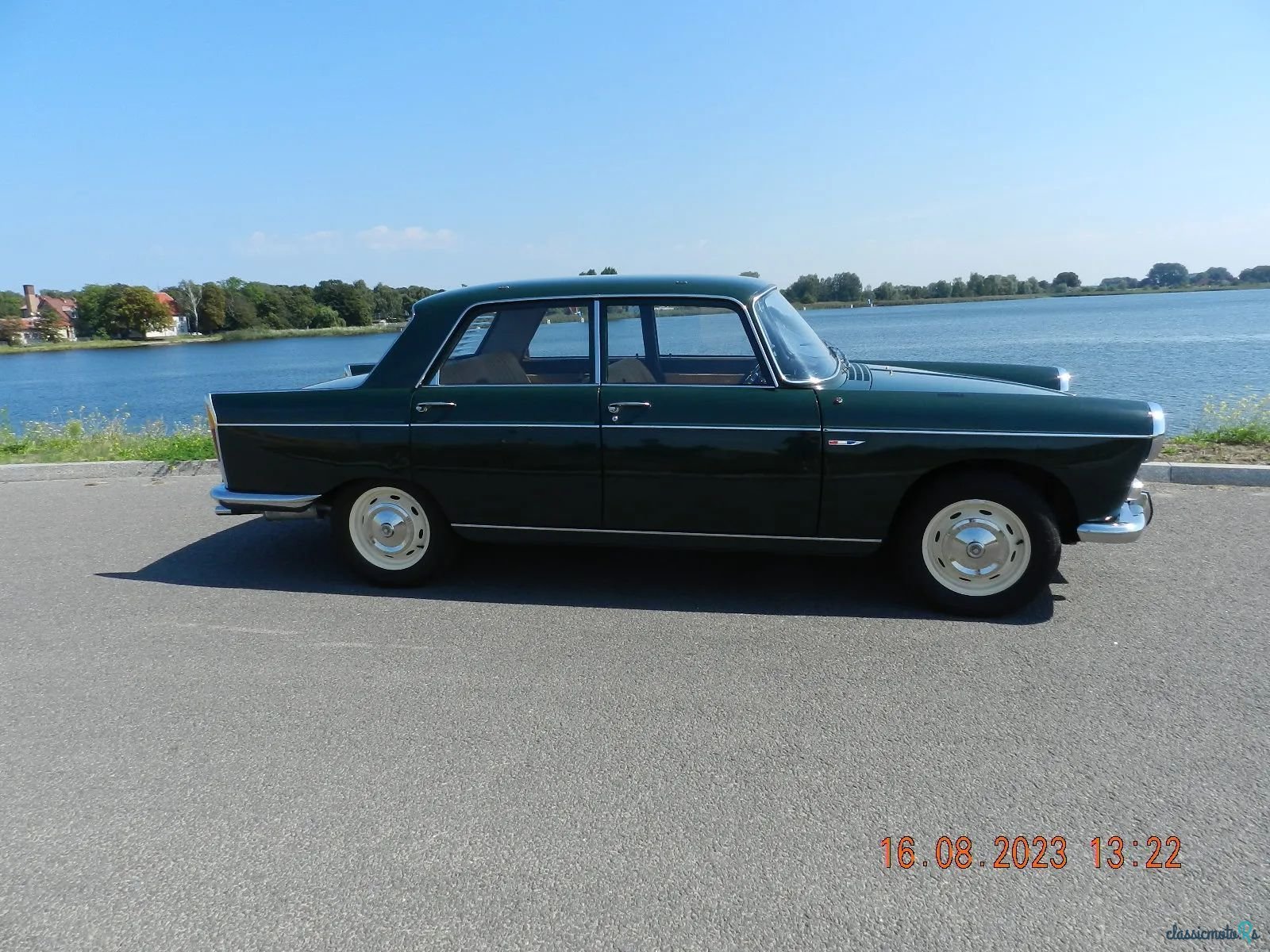 1967' Peugeot 404 photo #2