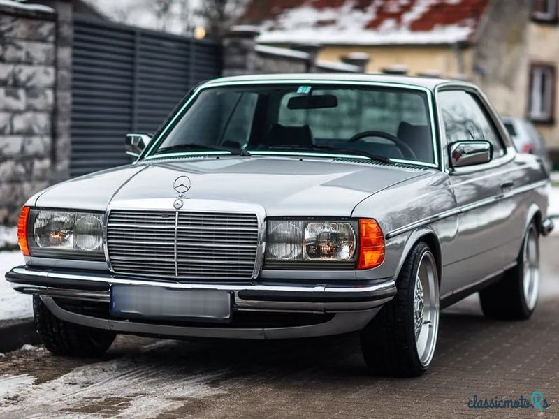 1977' Mercedes-Benz W123 photo #3