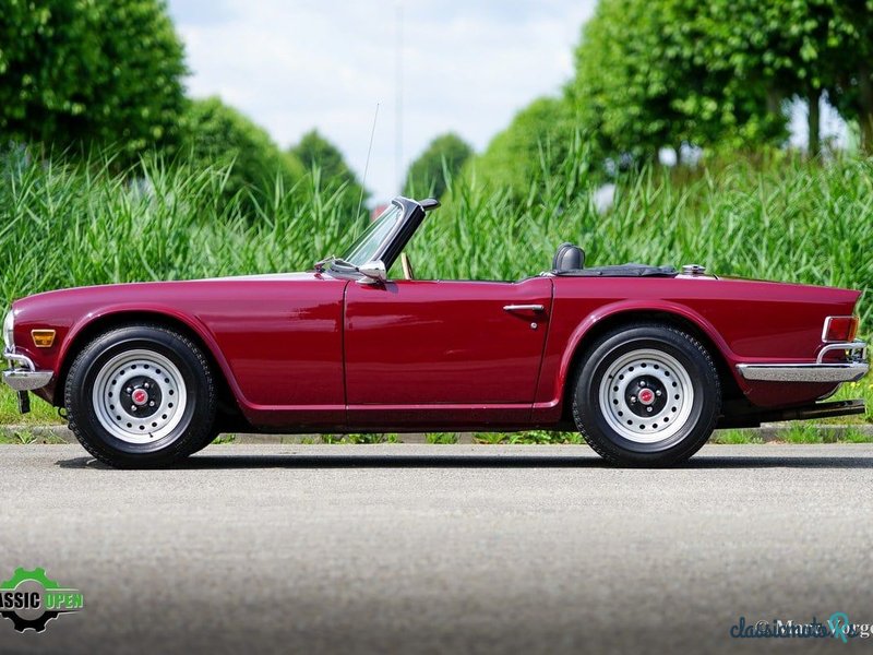 1970' Triumph TR6 photo #3