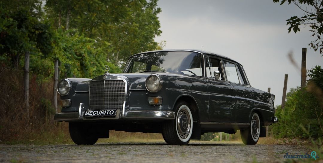 1967' Mercedes-Benz 200 photo #1