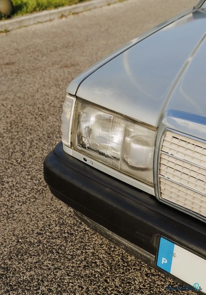 1988' Mercedes-Benz W201 190 D 2.5 photo #6