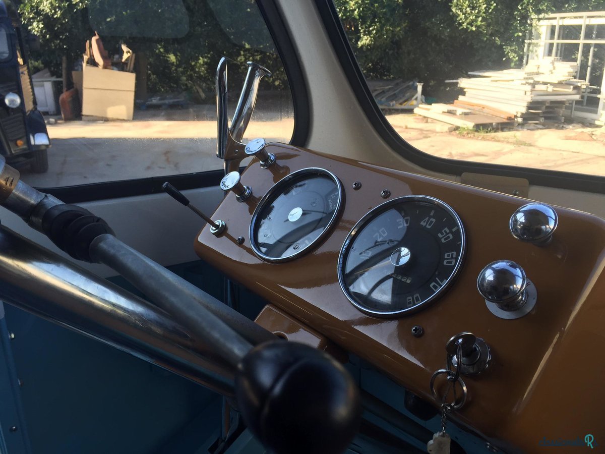 1952' International Metro photo #2