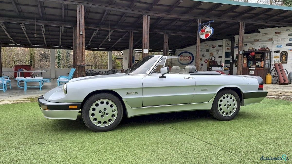 1987' Alfa Romeo Spider photo #3