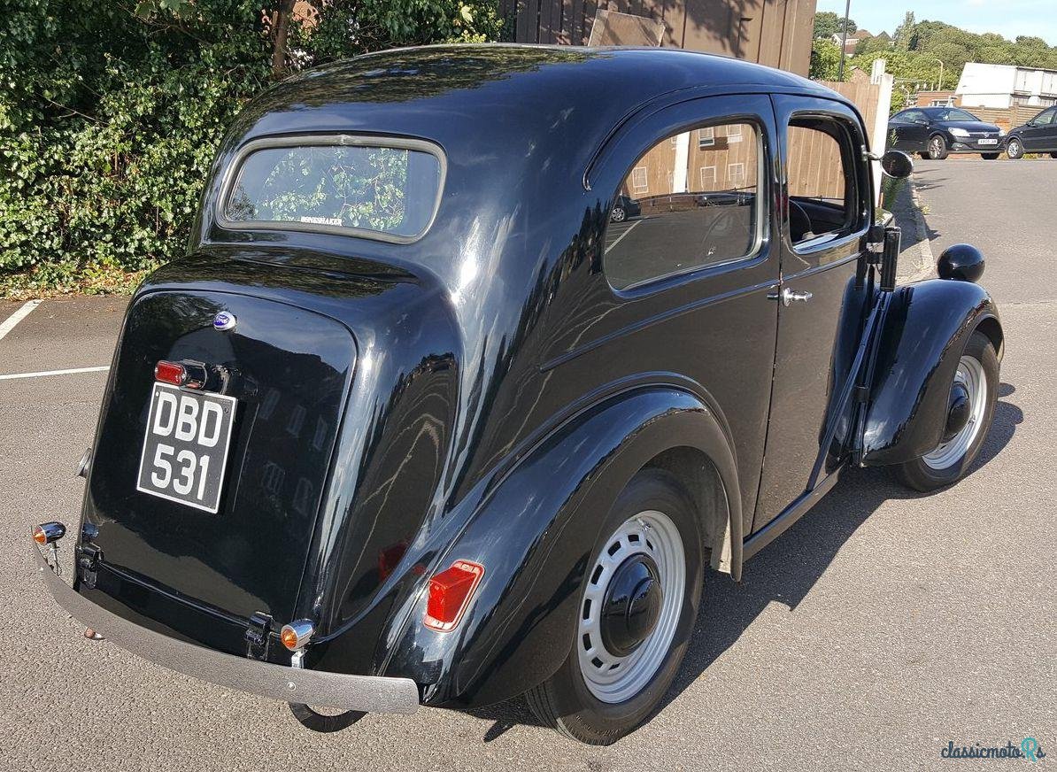 1946' Ford Anglia photo #4