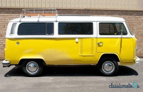 1974' Volkswagen Kombi photo #3