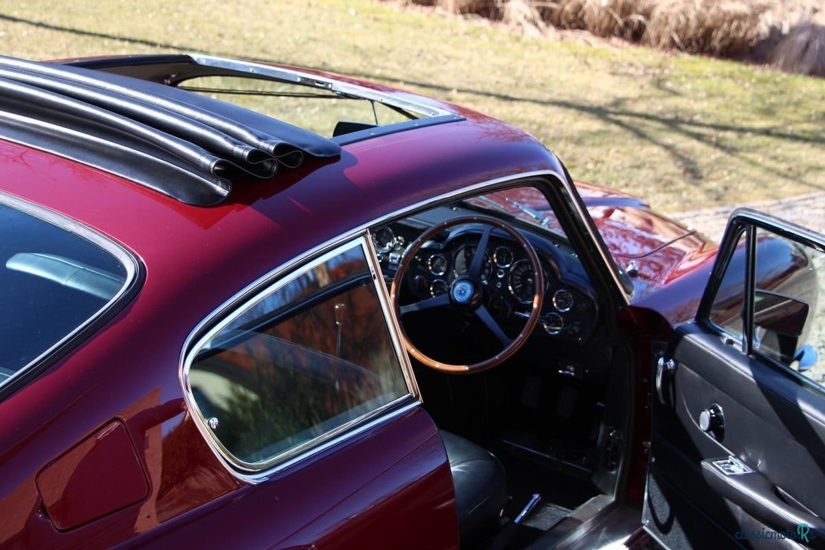1966' Aston Martin DB6 photo #3