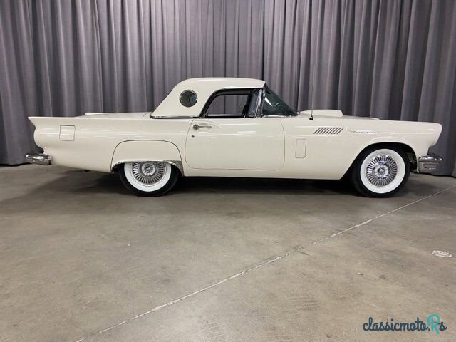 1957' Ford Thunderbird photo #2