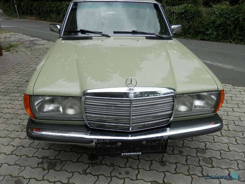 1976' Mercedes-Benz 240 D W123 photo #1