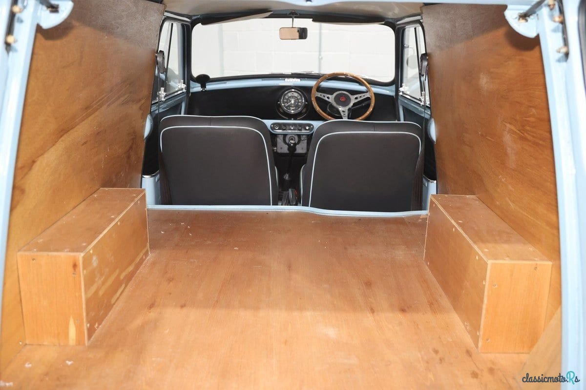 1975' Morris Minor Van photo #5