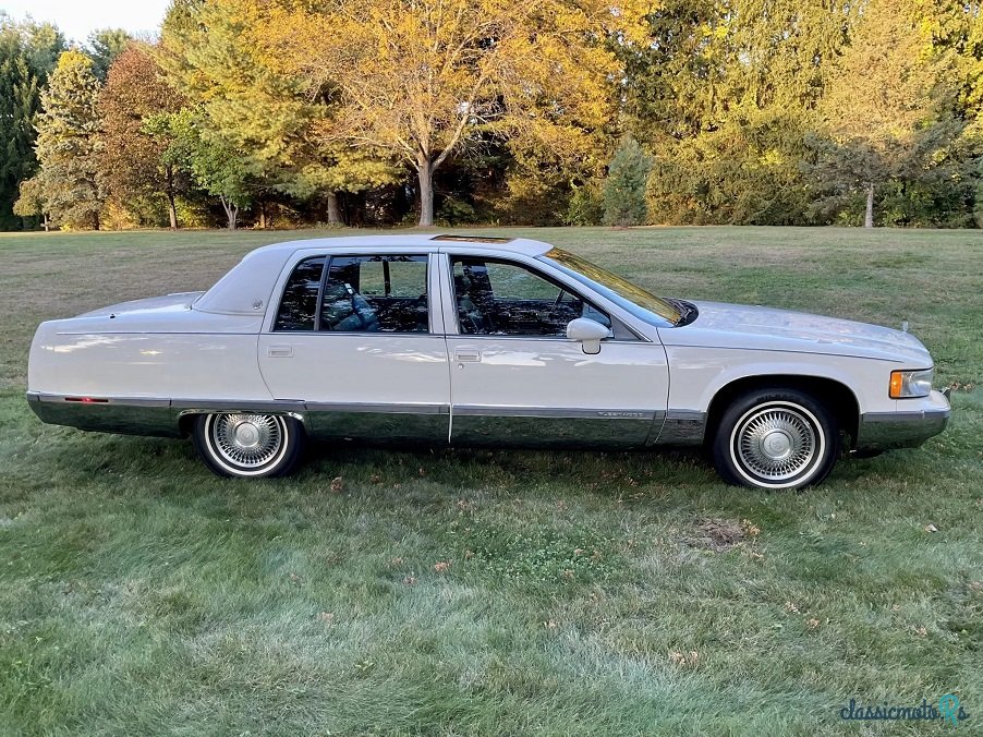 1993' Cadillac Fleetwood photo #2