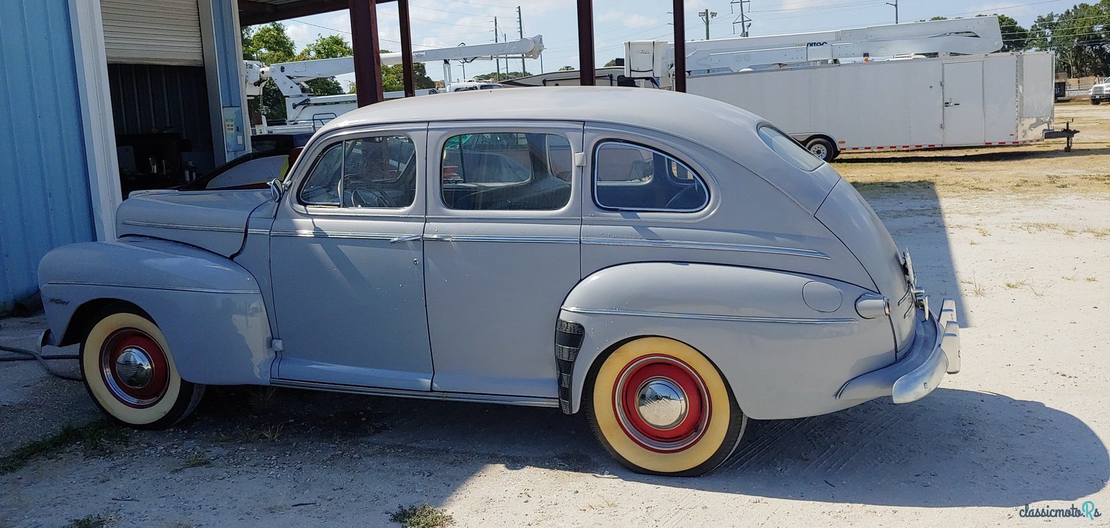 1946' Ford Super Deluxe photo #2