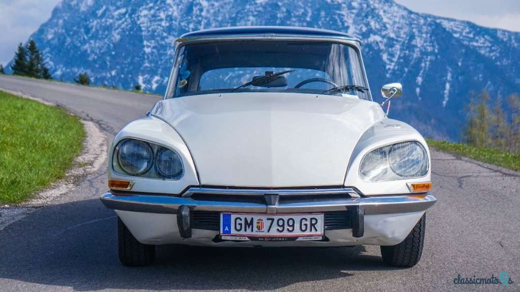1972' Citroen DS ID19 photo #2