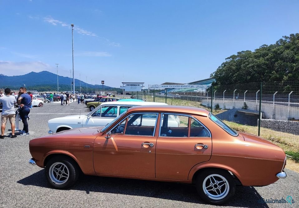 1974' Ford Escort photo #5