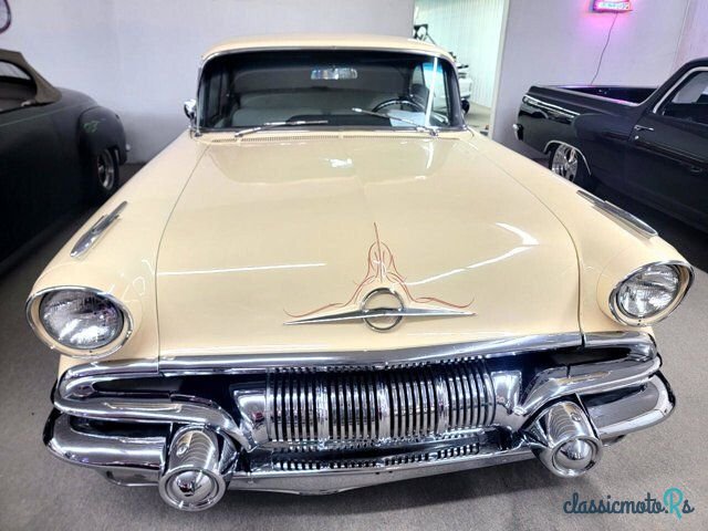 1957' Pontiac Chieftain photo #5