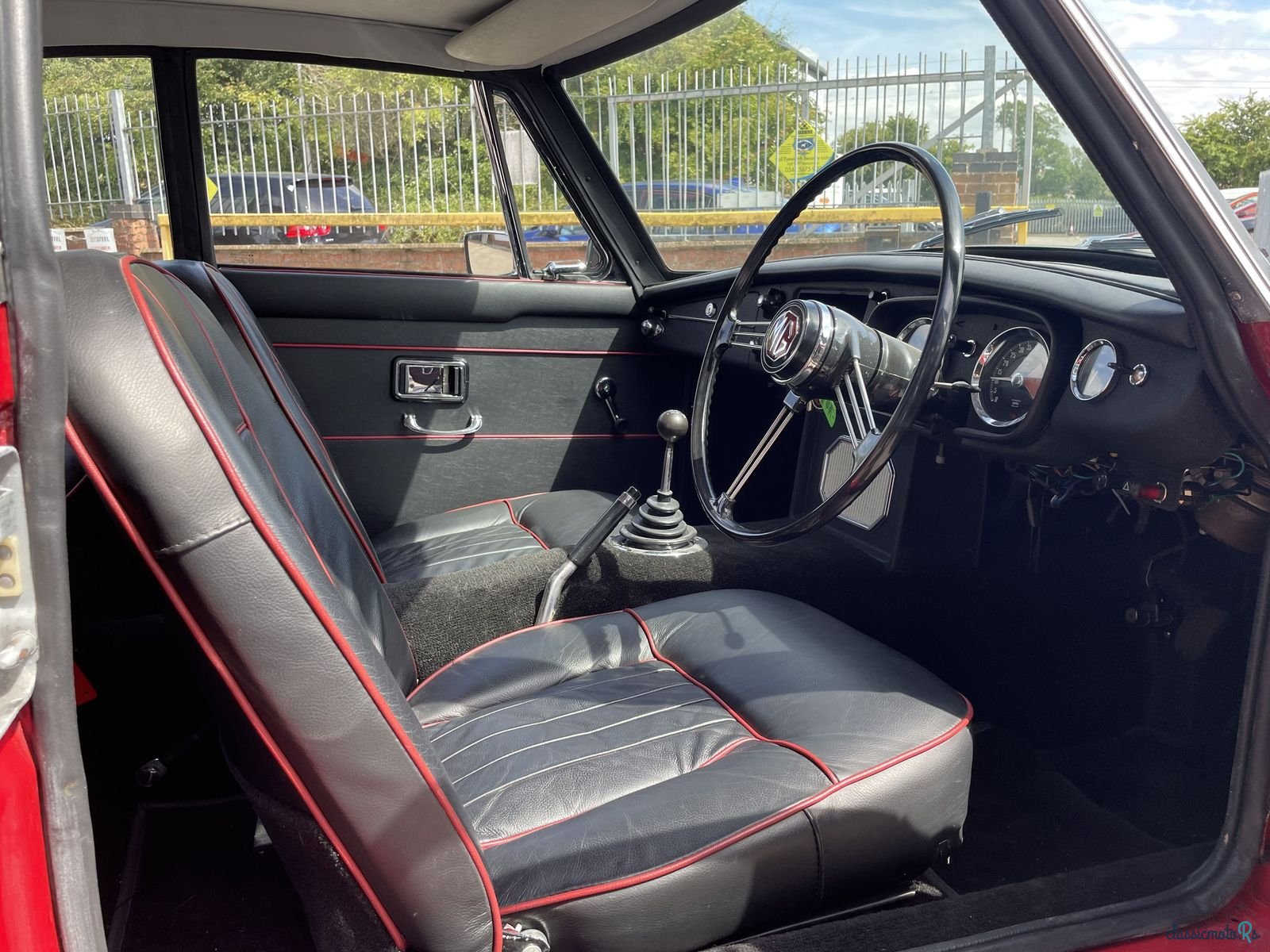 1968' MG MGC photo #5