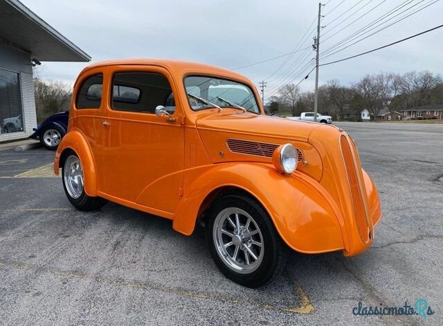 1948' Ford Anglia photo #3