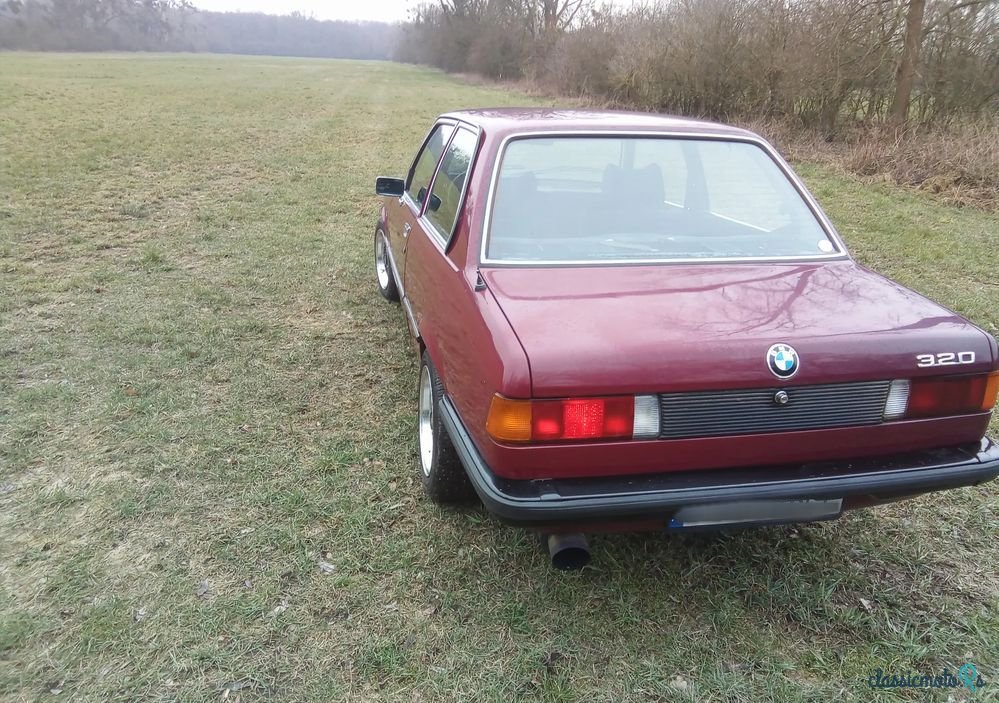 1980' BMW Seria 3 320 photo #5