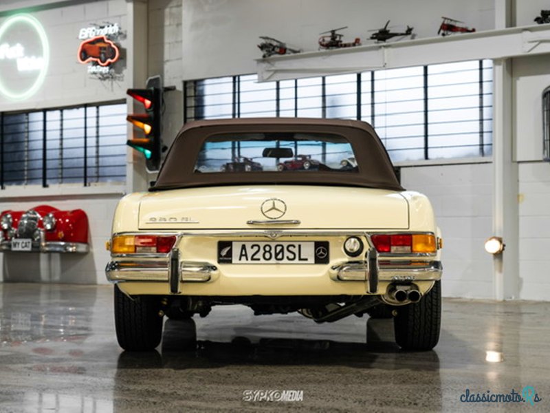 1969' Mercedes-Benz 280 photo #2