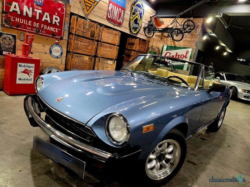 1979' Fiat 124 Spider photo #1