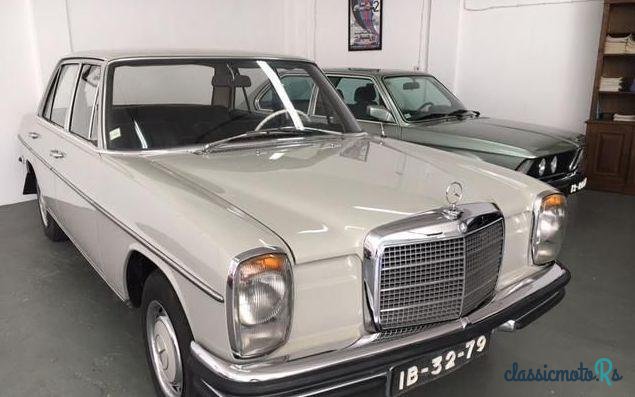 1969' Mercedes-Benz 250 W114 photo #3