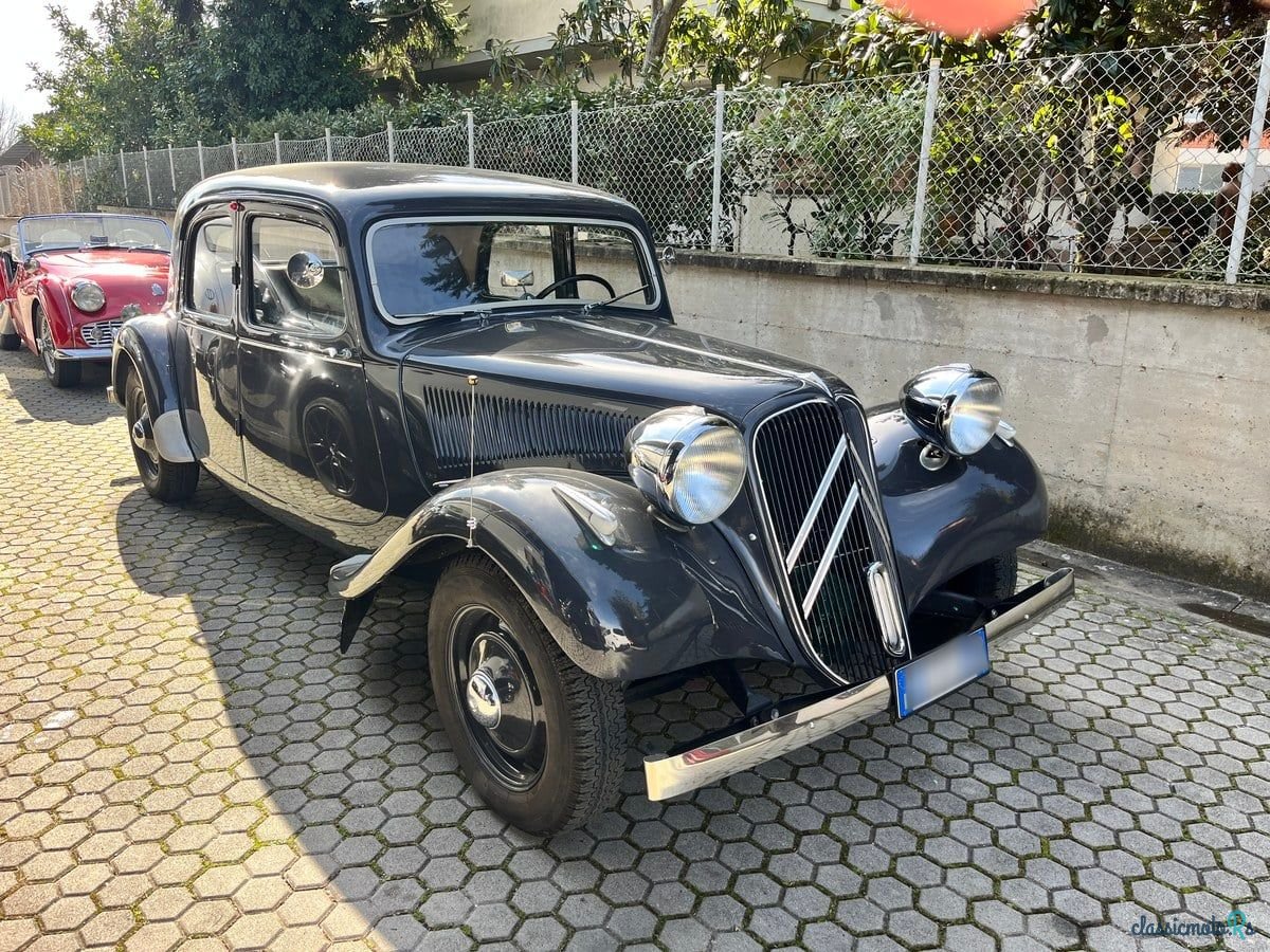 1955' Citroen Traction Avant photo #3