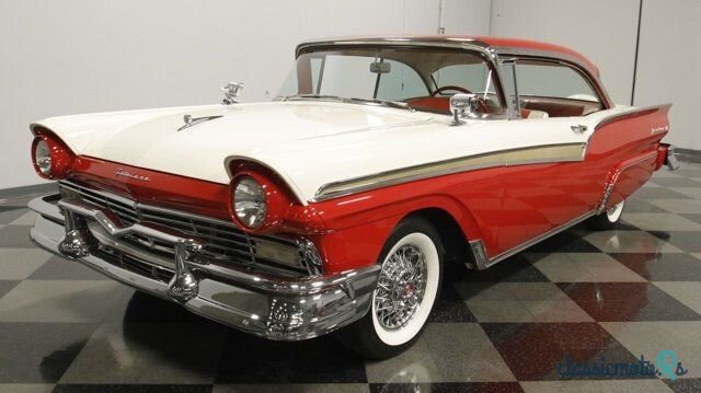 1957' Ford Fairlane photo #4