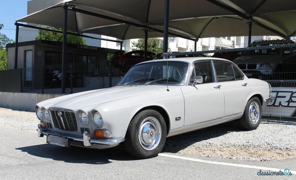 1980' Jaguar XJ photo #3