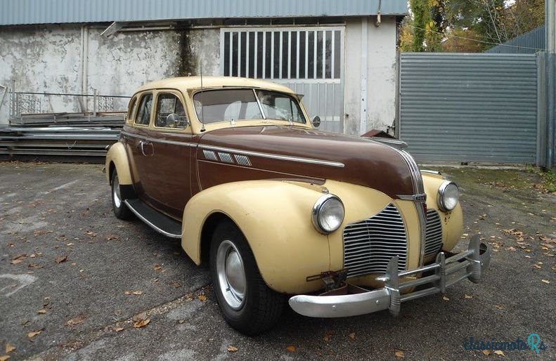 1940' Pontiac De Luxe photo #1