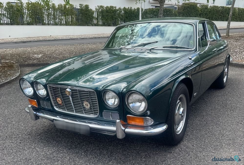 1971' Jaguar XJ photo #2