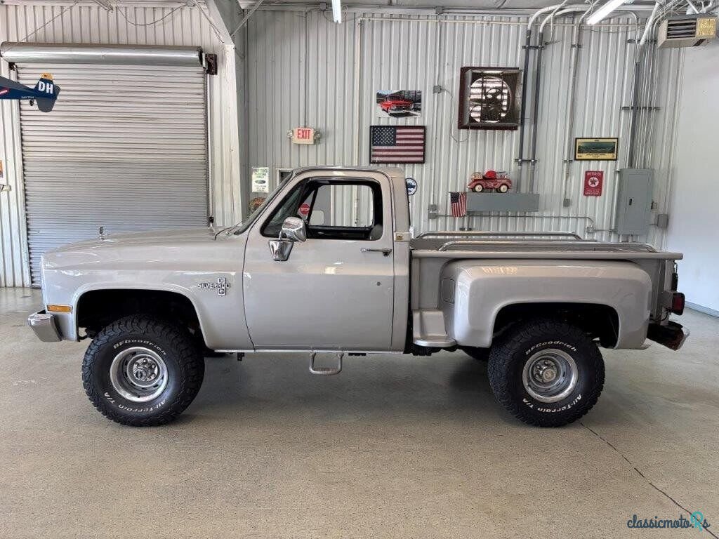 1984' Chevrolet C/K Truck photo #1