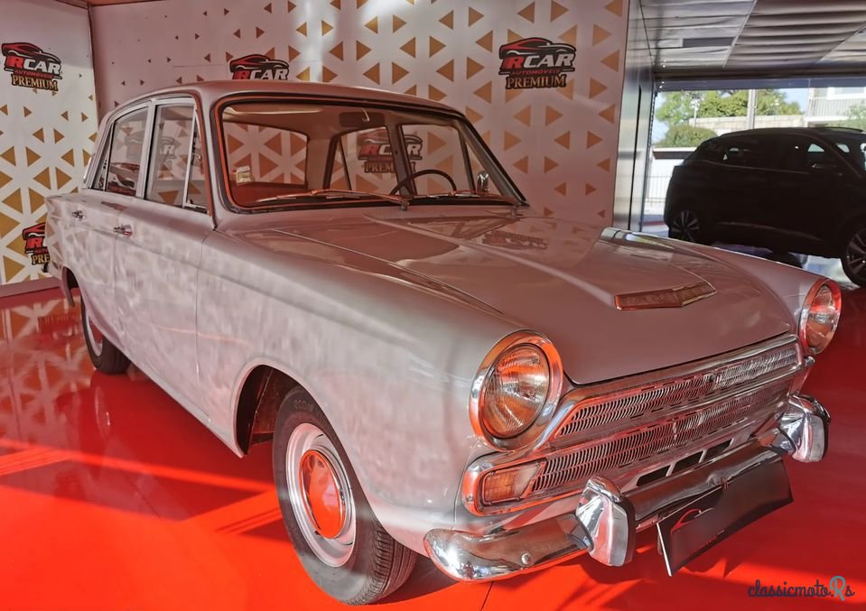 1965' Ford Cortina photo #5
