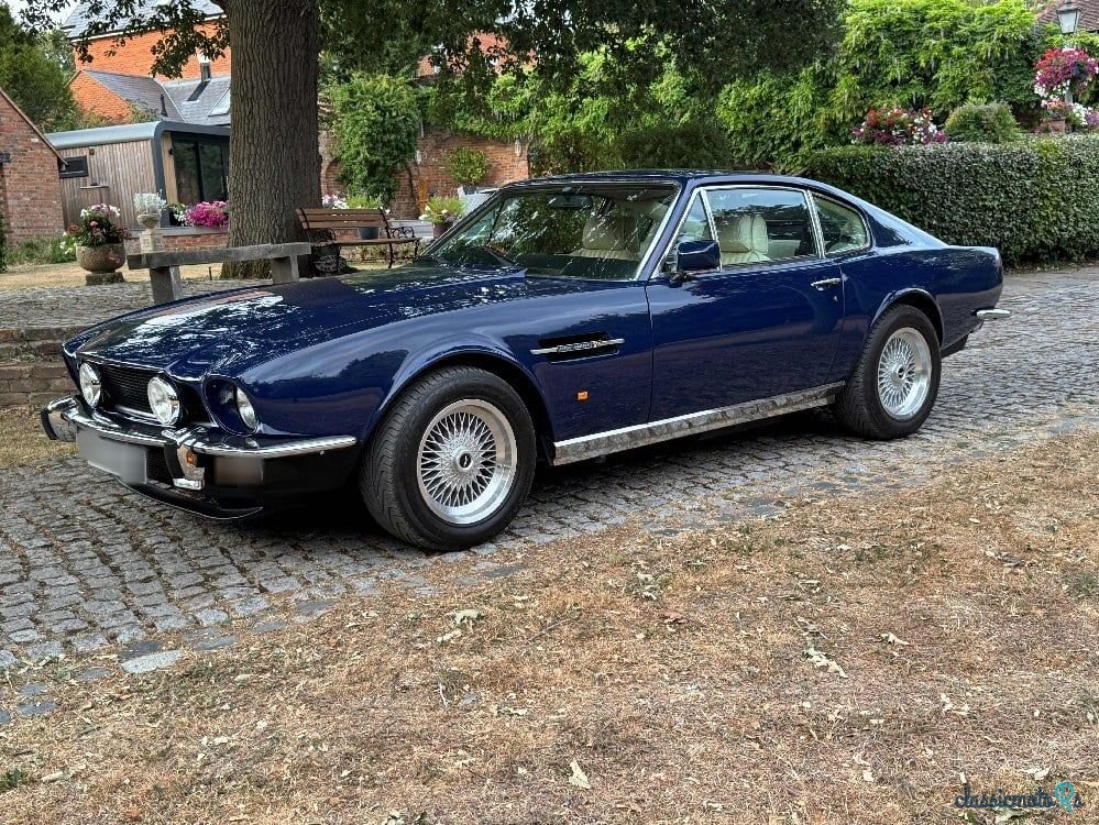 1988' Aston Martin V8 photo #1