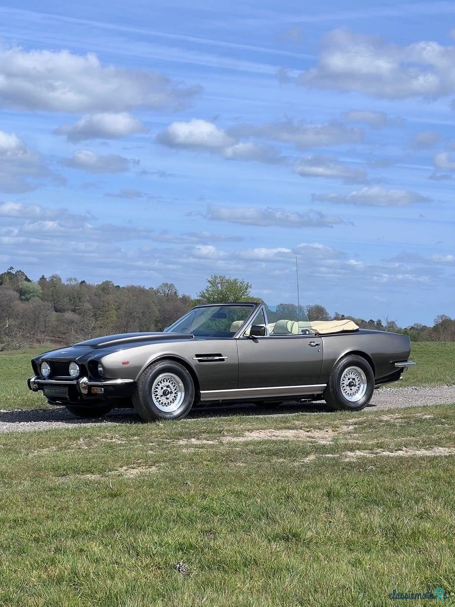 1985' Aston Martin V8 Volante photo #2