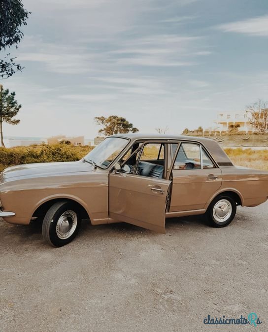 1969' Ford Cortina photo #1