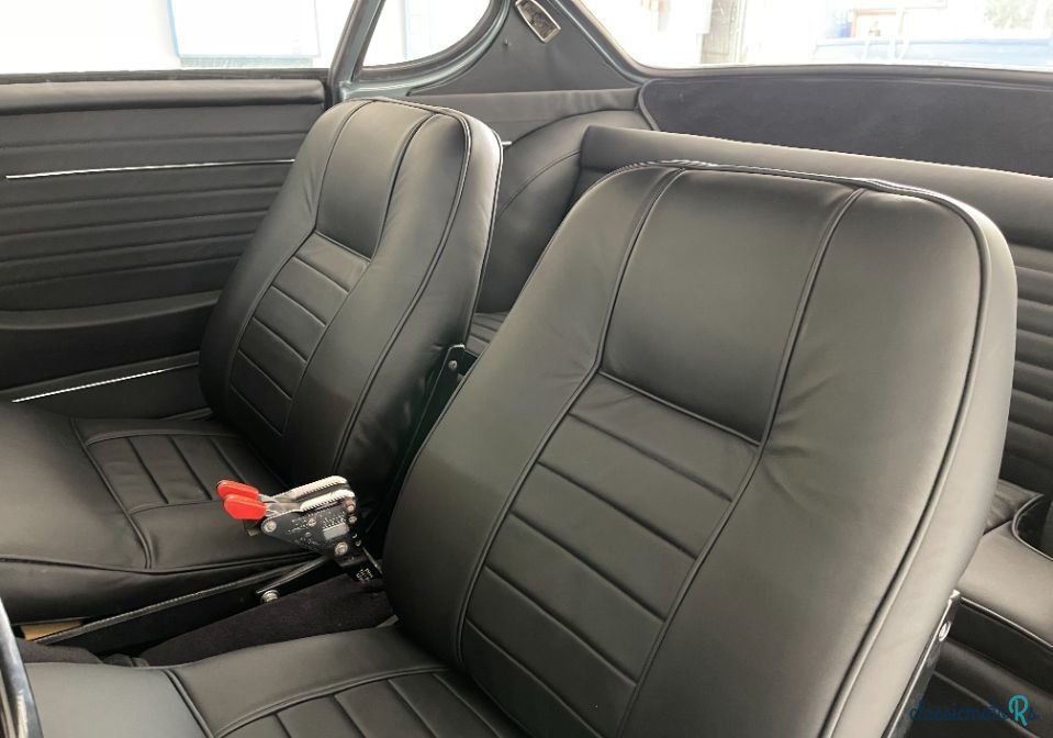 1965' Volvo P1800 photo #5