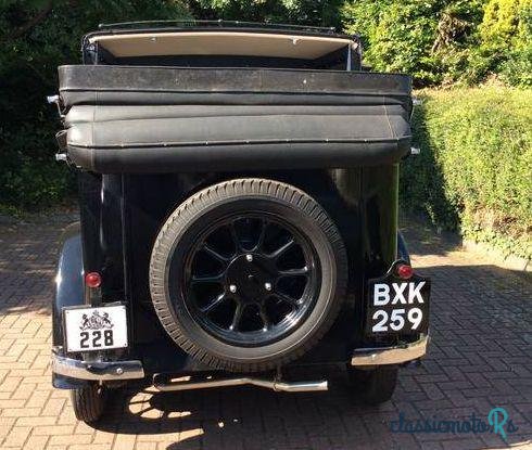 1935' Austin Strachan photo #1