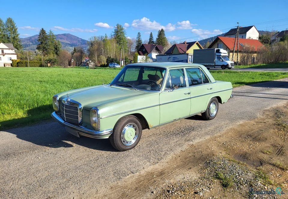 1973' Mercedes-Benz W114 photo #1