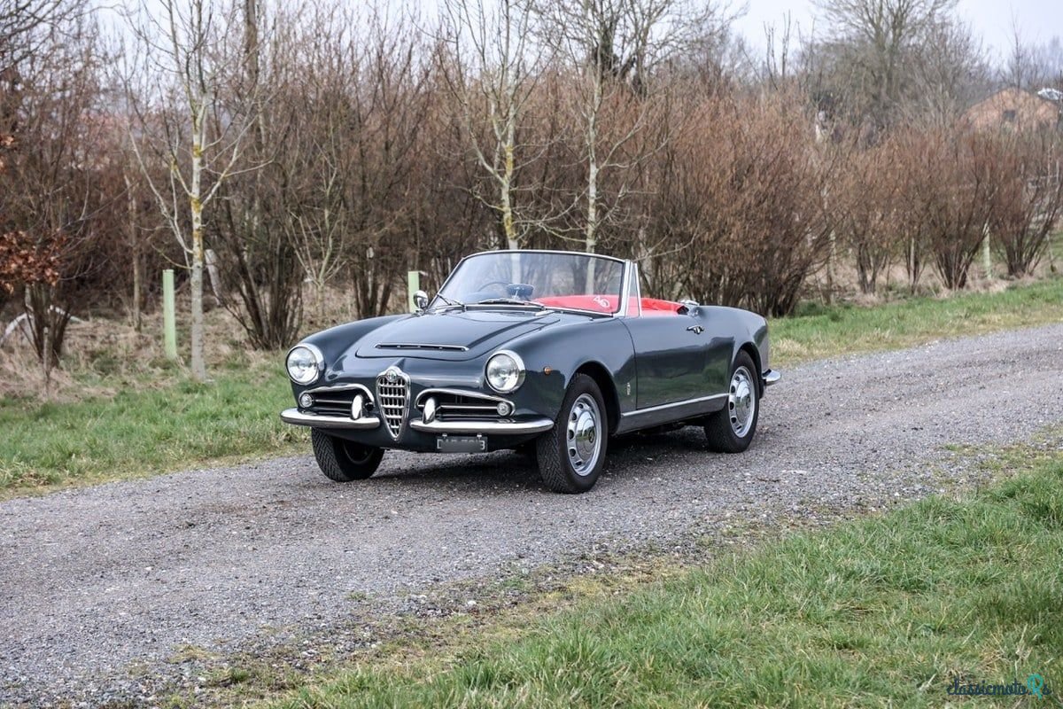 1963' Alfa Romeo Spider photo #2