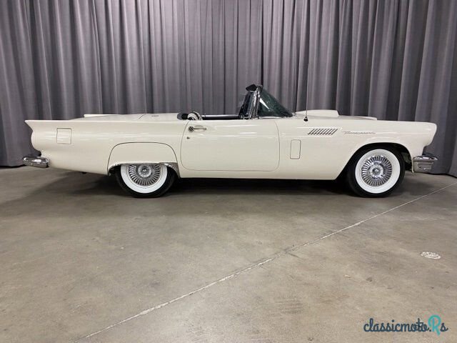 1957' Ford Thunderbird photo #3