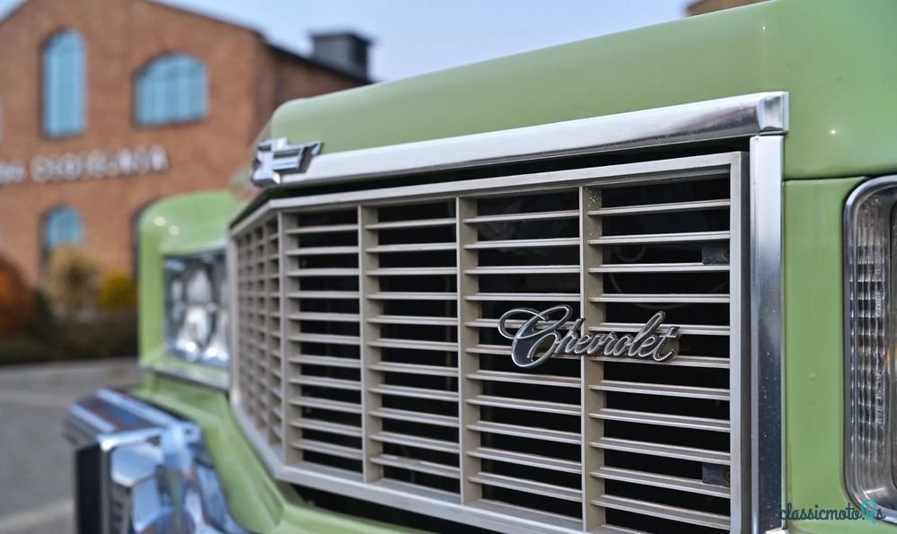 1974' Chevrolet Impala photo #5