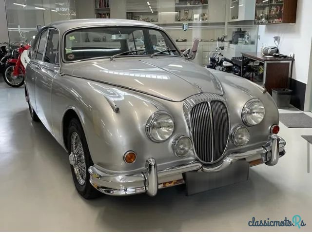 1966' Daimler photo #1