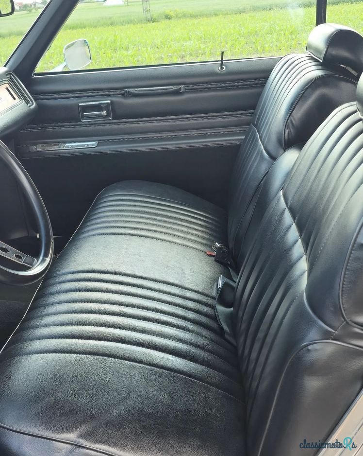 1970' Pontiac Bonneville photo #4