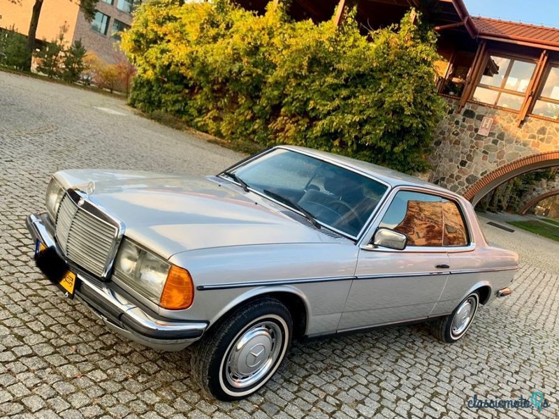 1977' Mercedes-Benz W123 photo #5