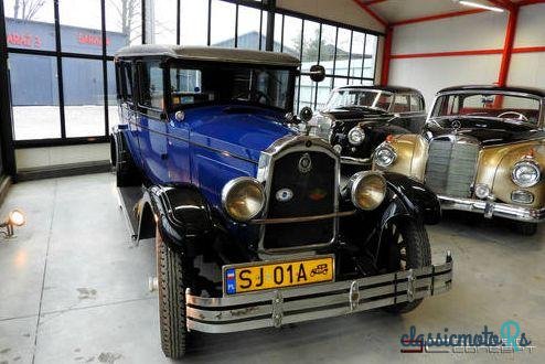 1927' Willys Knight Super Six 70A photo #3