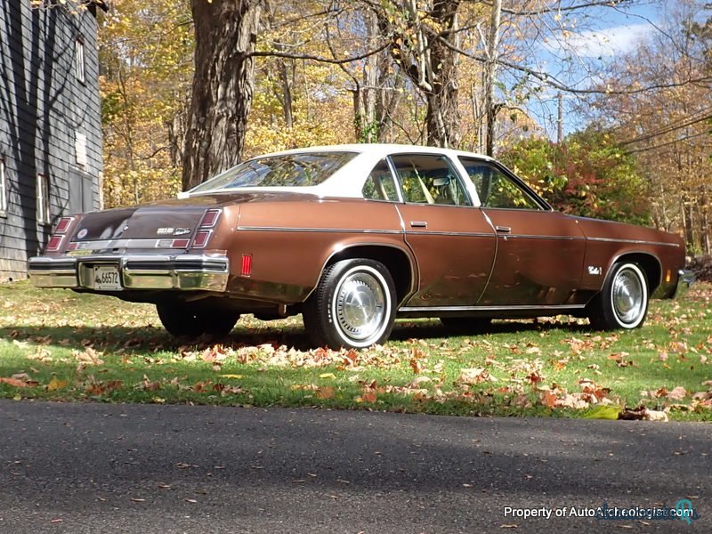 1977' Oldsmobile Cutlass S Colonnade Sedan photo #1