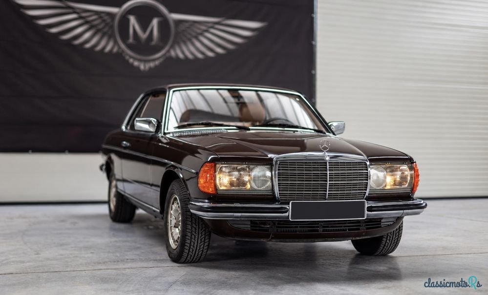 1979' Mercedes-Benz W123 photo #2