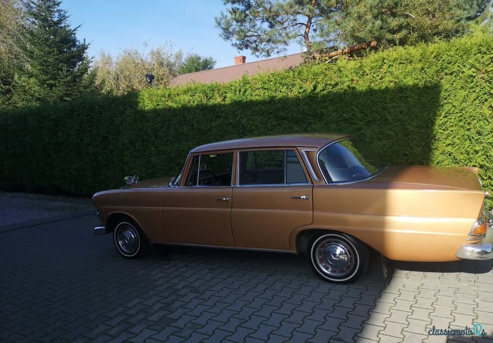 1967' Mercedes-Benz 200D W110 photo #2